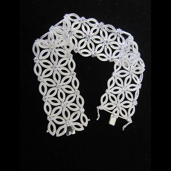 Lacy best sale chevron bracelet