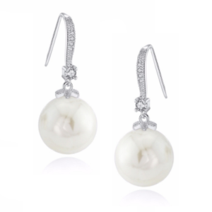 Classic pearl drop earrings