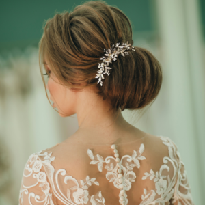 Curved gold pearl floral bridal comb 'Bejewelled'